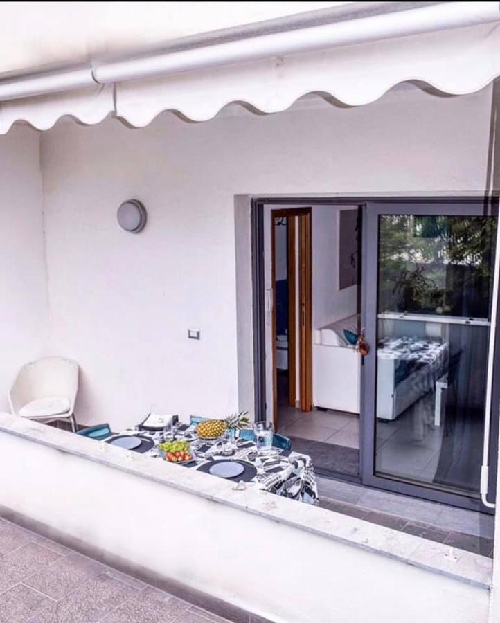Vela Bianca Premium Lägenhet Letojanni Exteriör bild